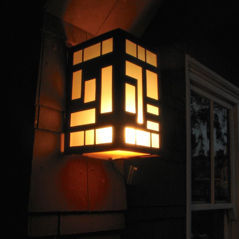 Wall sconce in copper
