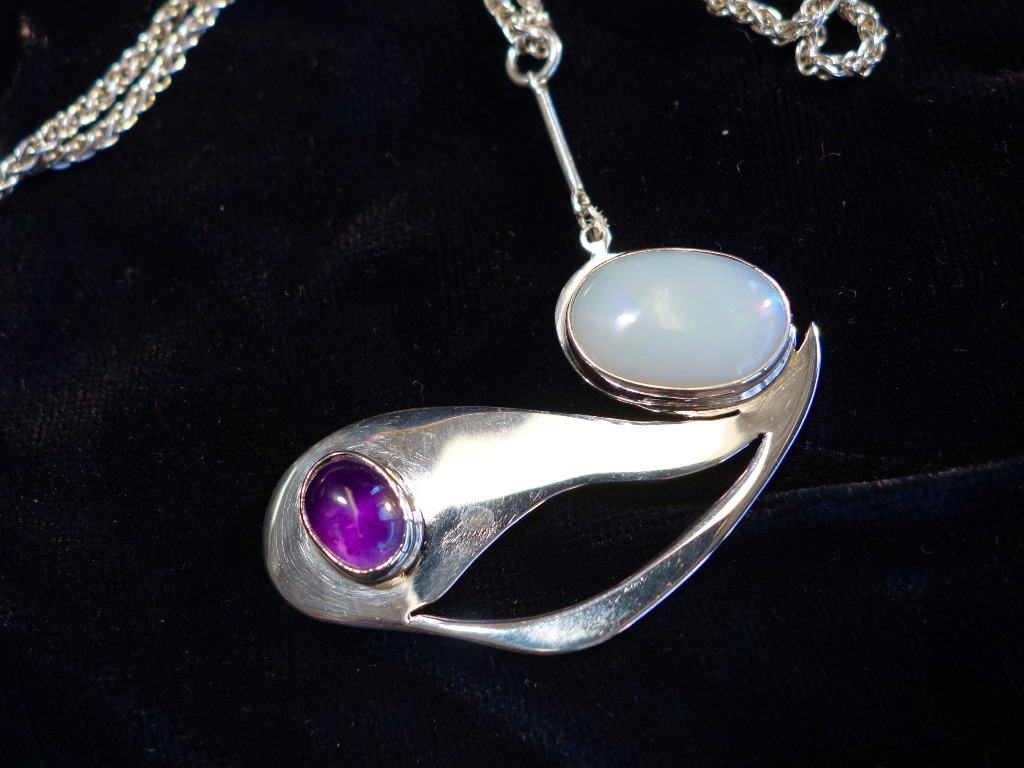 Pendant in silver in moonstone amethyst