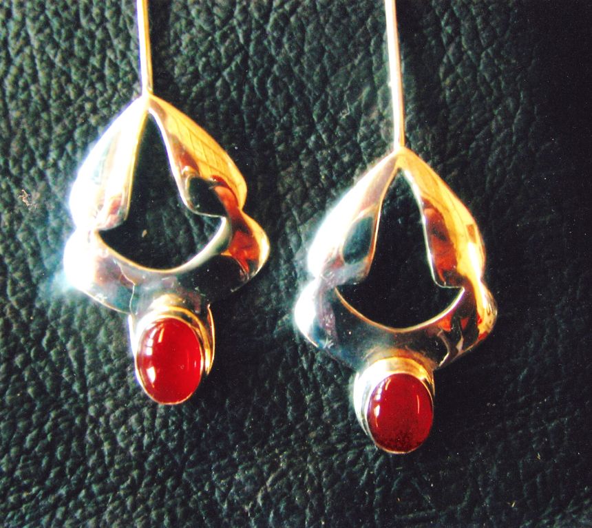 Silver and carnelian ear rings