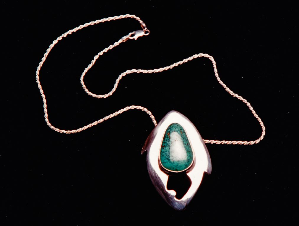 Pendant in silver with turquoise